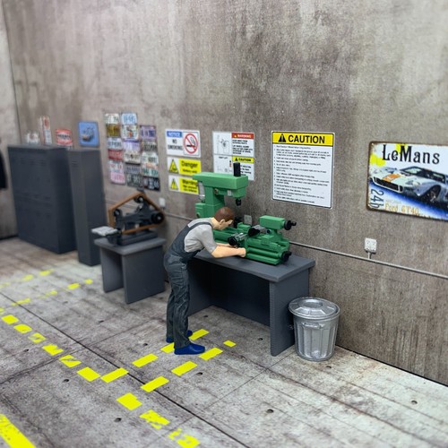 Diorama garage tour - garage, 1/43