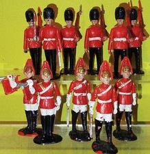 CRESCENT TOYS  Garde Anglaise 1/32 ème