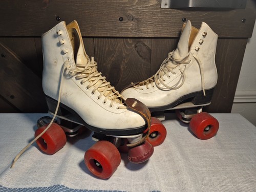 Vintage white roller skates - white,