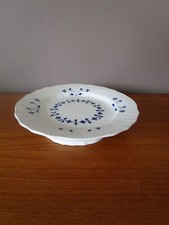 COMPOTIER / PLAT A GATEAUX ST AMAND NORD MODELE  BARBEAU FLEURS BLEUES BLEUETS