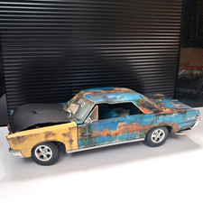 1/18 PONTIAC GTO 1965 DIORAMA