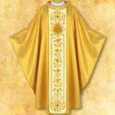 Chasuble dorée brodée