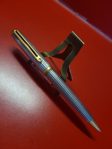 Magnifique stylo bille roller