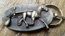 porte cle metal cheval sulky hippisme course tiercé quarté quinté pari 
