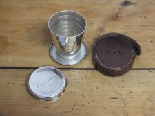 Ancien gobelet, timbale de voyage en métal avec étui cuir, nominatif, militaire