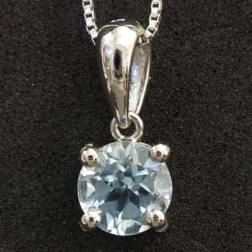 Pendentif pierre précieuse