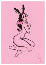 Jeune femme nue Brune Oreilles Lapin Bunny Yeux noirs Seins fermes 2023