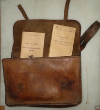 Superbe Sacoche cuir facteur marqué POSTE et contenu instructions années 1960