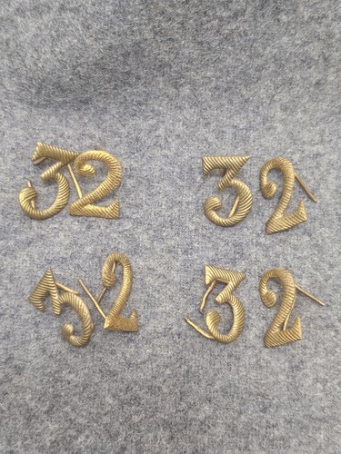 Chiffres laiton 32e - , képi