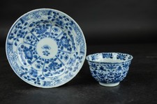 Tasse à thé et soucoupe