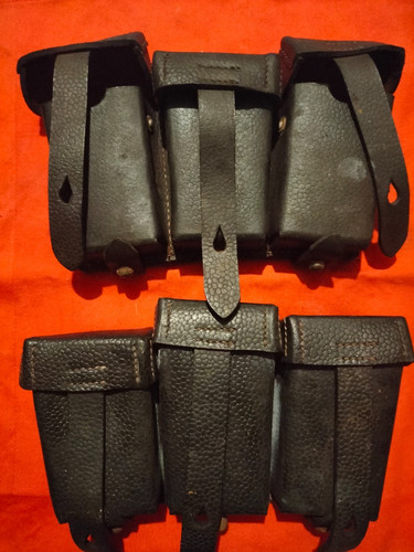 Deux cartouchières cuir de - cartouchières, en