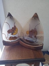 Lot de 2 appliques murales bois et verres teintés fleuris dans leur sans ampoule