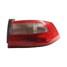 Feu arriere principal droit