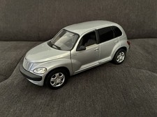 CHRYSLER PT CRUISER, de couleur grise, 1998, de MAISTO, au 1/18ème. Comme Neuve