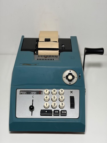 Calculatrice mécanique - , à