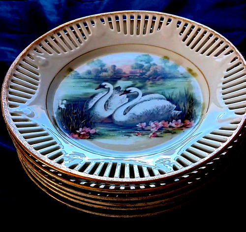 Lot six assiettes ajourées - assiettes,