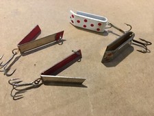 4 Vintage Metal V Clip Style