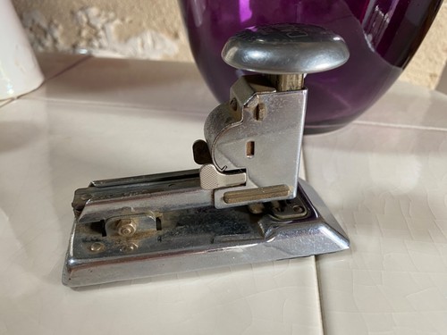 Agrafeuse ancienne cadet - agrafeuse,