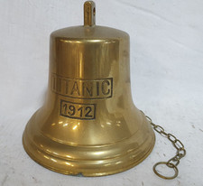 GROSSE CLOCHE AYANT SERVI DANS