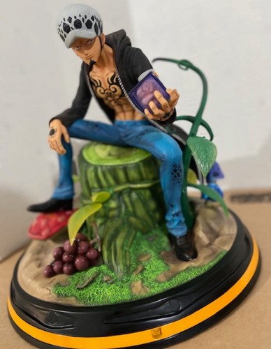 Statuette trafalgar law - d.,