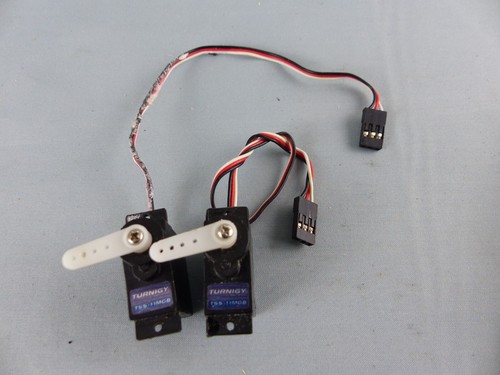 Lot servo turnigy - 2,