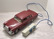 Voiture Mercedes GAMA 375 -