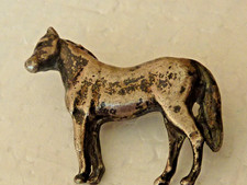 pin's pins badge.animal Cheval poulain  argent  Tab1