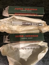 2 Anciennes seringues En Verre