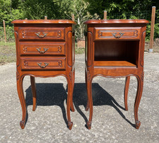 2 Chevet en bois style Louis