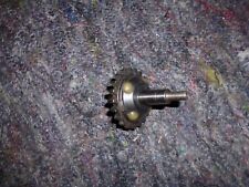 arbre , axe de pompe à eau