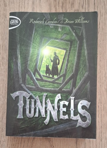 Tunnels roderick gordon - –,