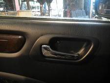 Poignee interieur avant gauche