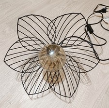 Lampe à poser en forme de