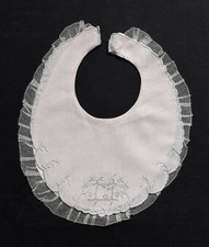BAVOIR BEBE ANCIEN / DENTELLE