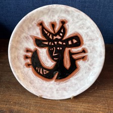 Assiette en terre cuite, Jean