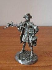 Belle figurine en étain "le