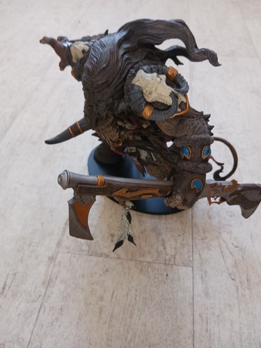 World warcraft figurine - world,