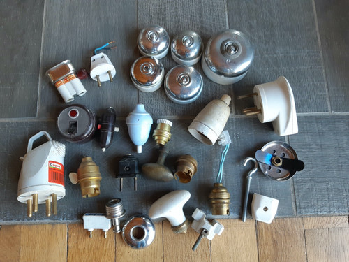 Lot ancienne douilles - , &