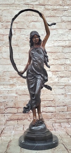 Statue bronze une - en,