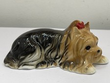 Figurine en porcelaine chien