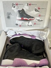 Nike air Jordan model: Two