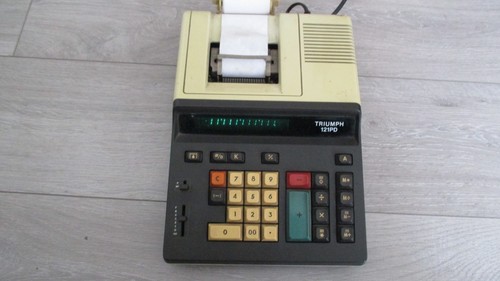 Calculatrice ancienne triumph - ancienne,