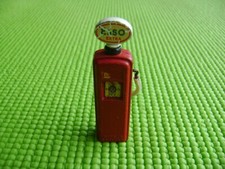 ANCIENNE POMPE A ESSENCE EN METAL ESSO MADE IN ENGLAND EPOQUE DINKY-CORGI-CIJ