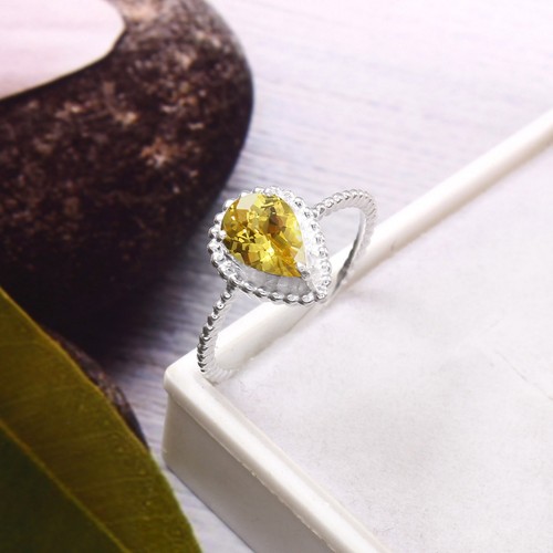 Bague saphir jaune poire - saphir,