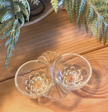 Magnifique saleron ancien en verre pressé et moulé pour poivre et sel XIXe