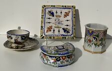 4 FAIENCES DESVRES UNE TASSE UN COFFRET UN DESSOUS DE PLAT UN POT A CRAYON