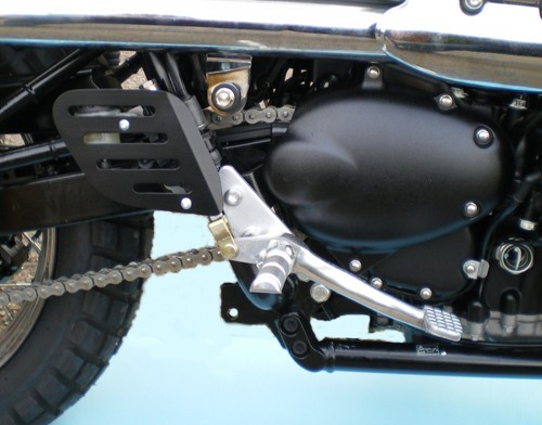 Triumph scrambler 900 footrest - triumph,