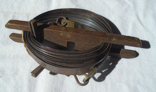 Ancien outil decametre - outil, metal