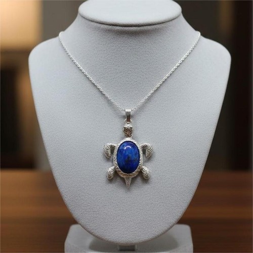 Collier pendentif tortue - , en