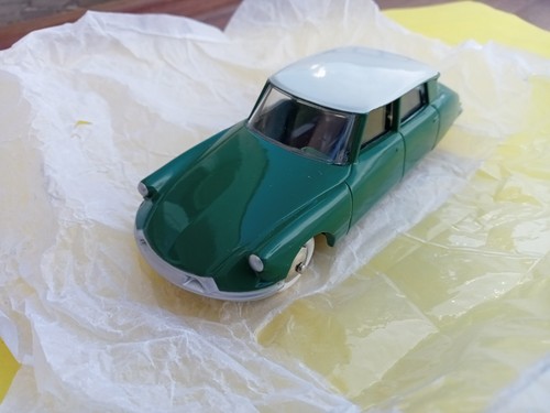 Citroen dinky toys - 19,